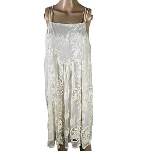 Chic Ivory Lace Midi Dress